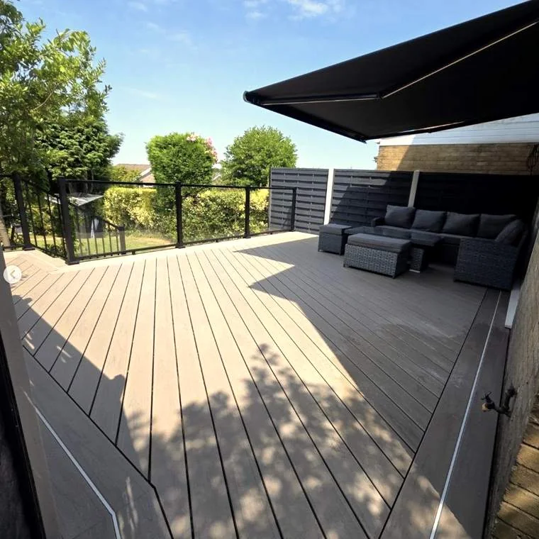 Composite deck built by Ellis Decks