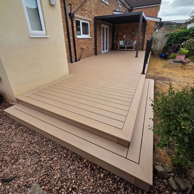 Another beauty over the line in Crickhowell! Transcend Lineage Carmel, with black Signature glass