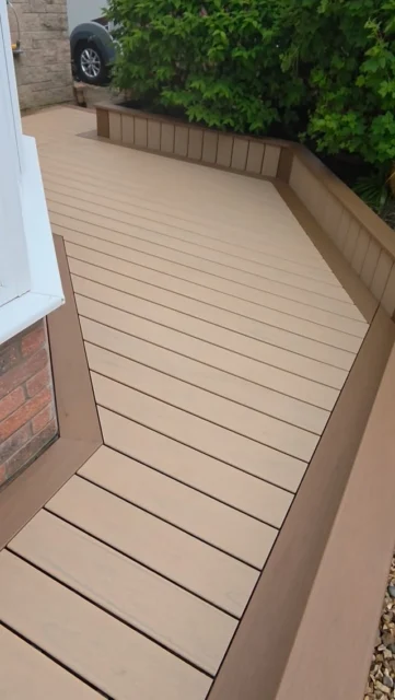 A little walk through of my recent composite decking project in Abergavenny! Transcend Lineage,